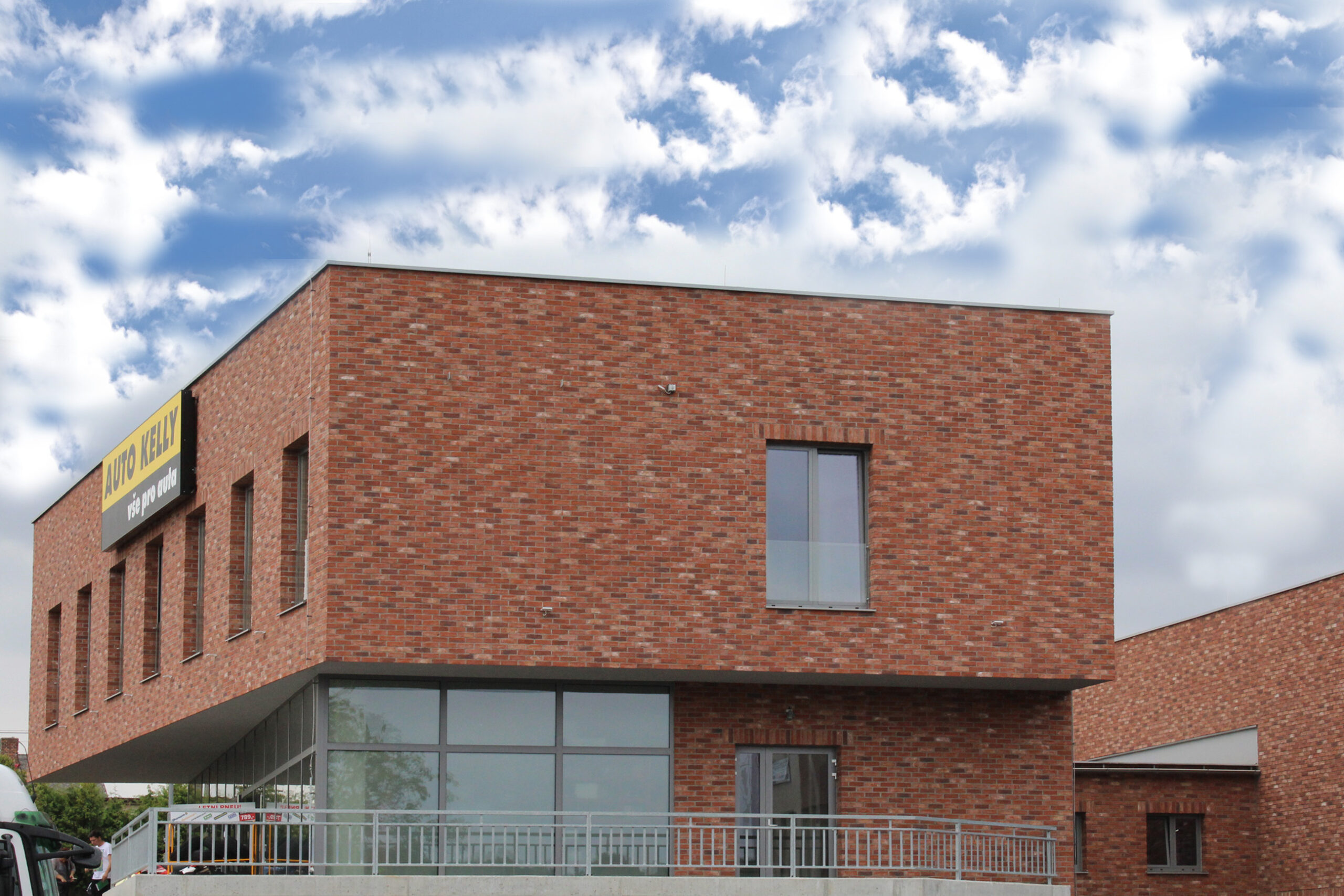 Obkladové pásky Bijou na administrativní budově