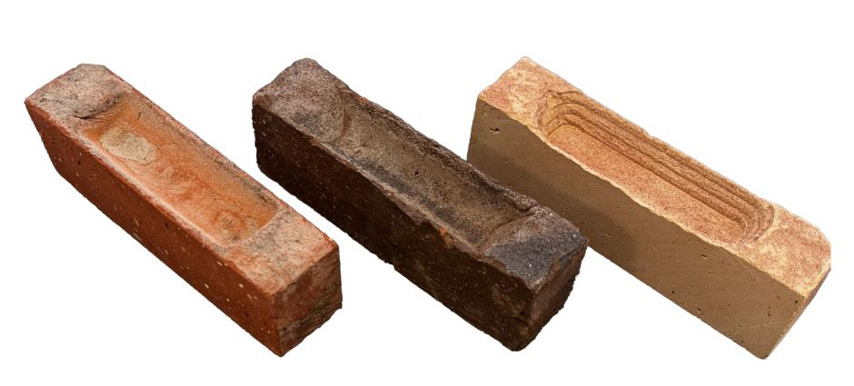 Spodní strana odřezků z lícových cihel